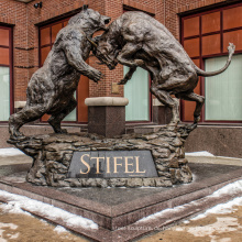 große Außenskulpturen Metallhandwerk Stier Bär Statue zum Verkauf